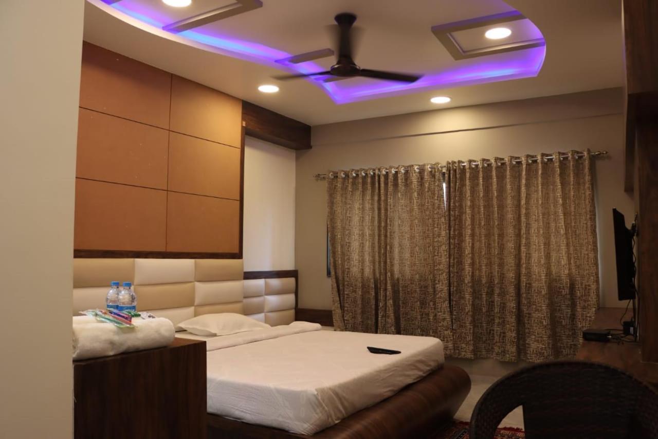 Pawan Executive Tuljapur Экстерьер фото