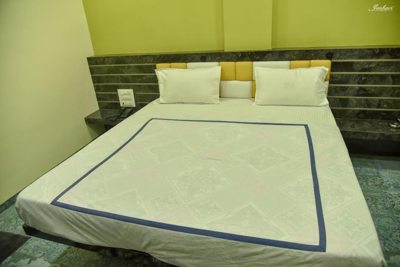 Pawan Executive Tuljapur Экстерьер фото