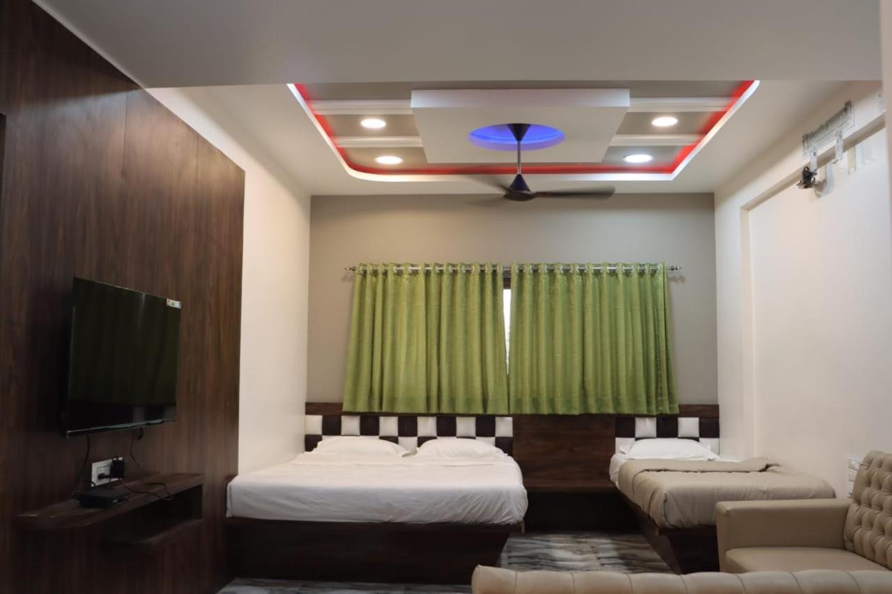 Pawan Executive Tuljapur Экстерьер фото