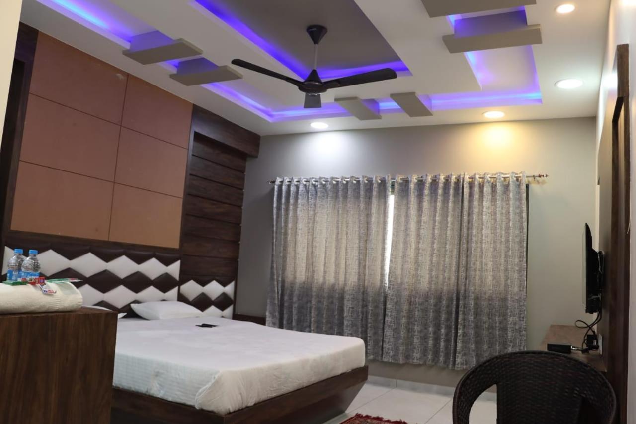 Pawan Executive Tuljapur Экстерьер фото