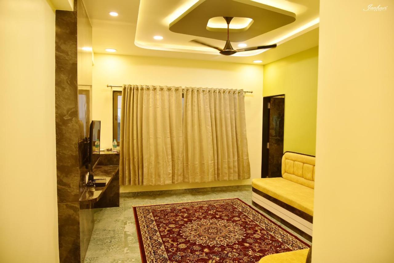Pawan Executive Tuljapur Экстерьер фото